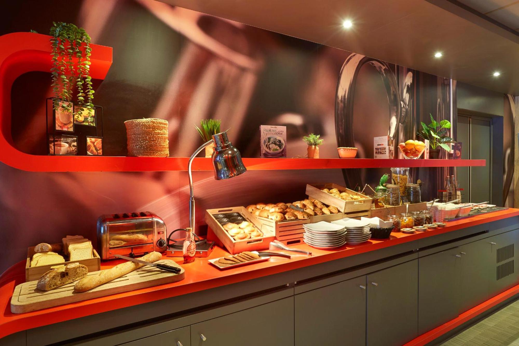 Отель Ibis Lorient Centre Gare Экстерьер фото