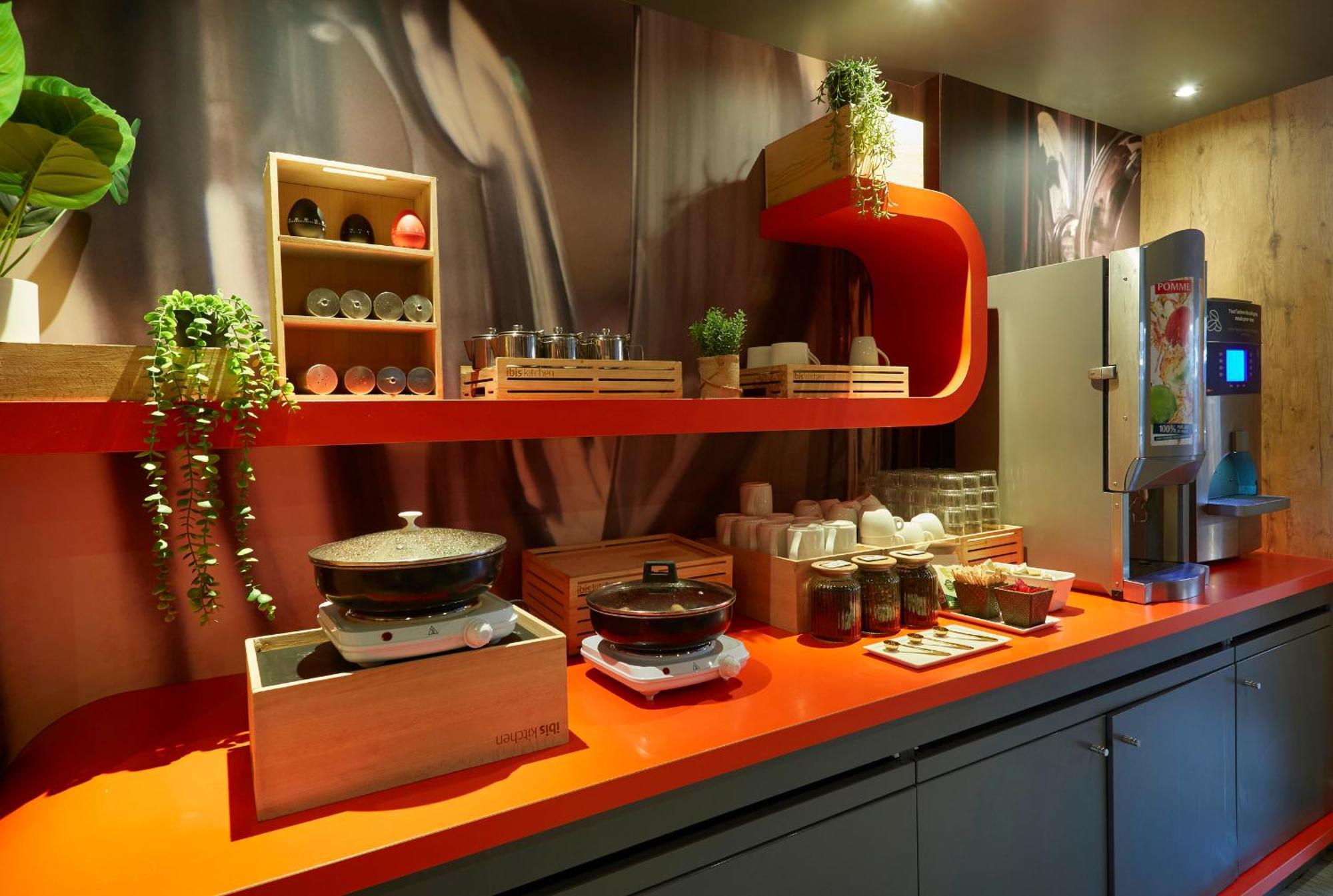 Отель Ibis Lorient Centre Gare Экстерьер фото