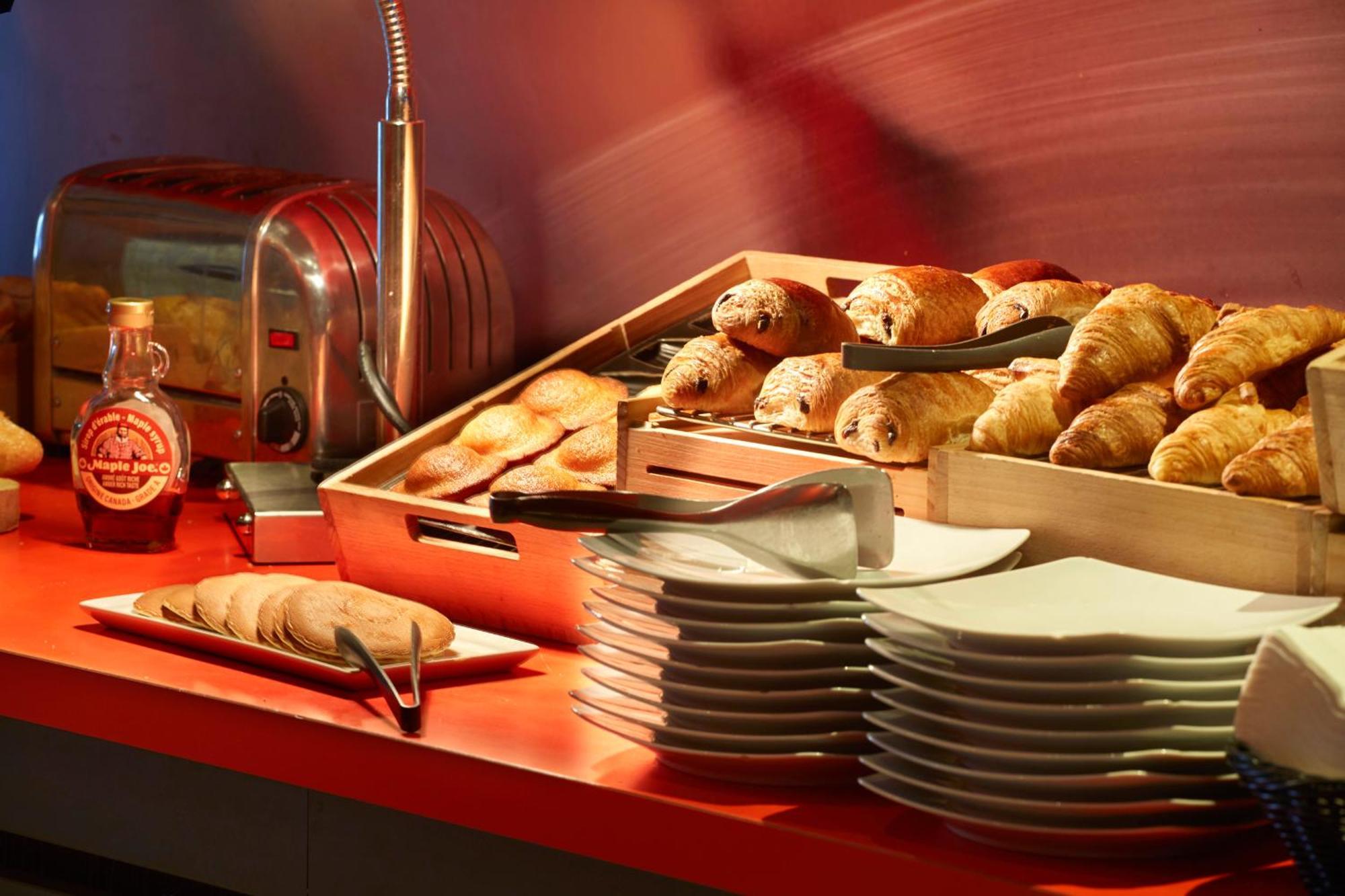 Отель Ibis Lorient Centre Gare Экстерьер фото