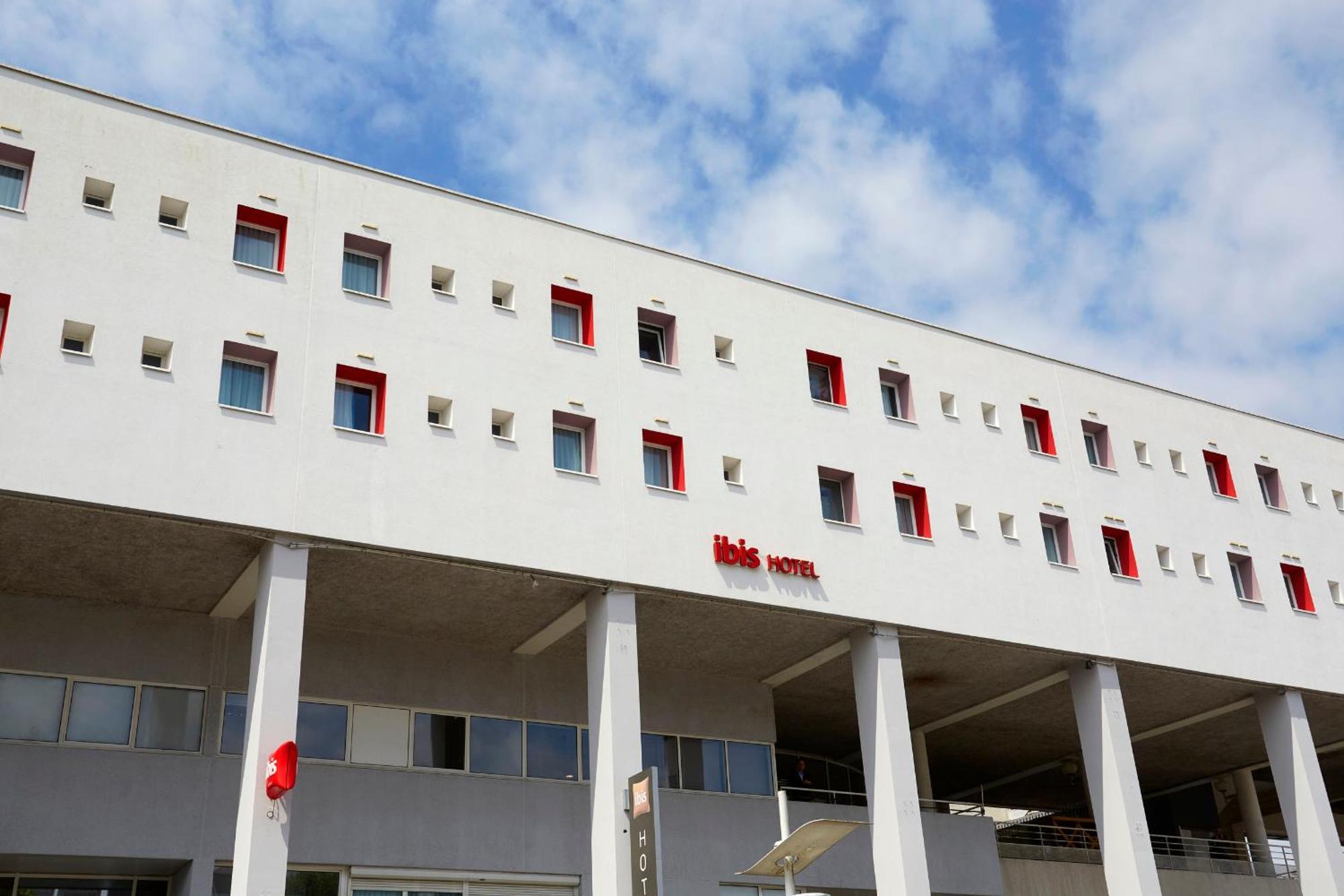 Отель Ibis Lorient Centre Gare Экстерьер фото