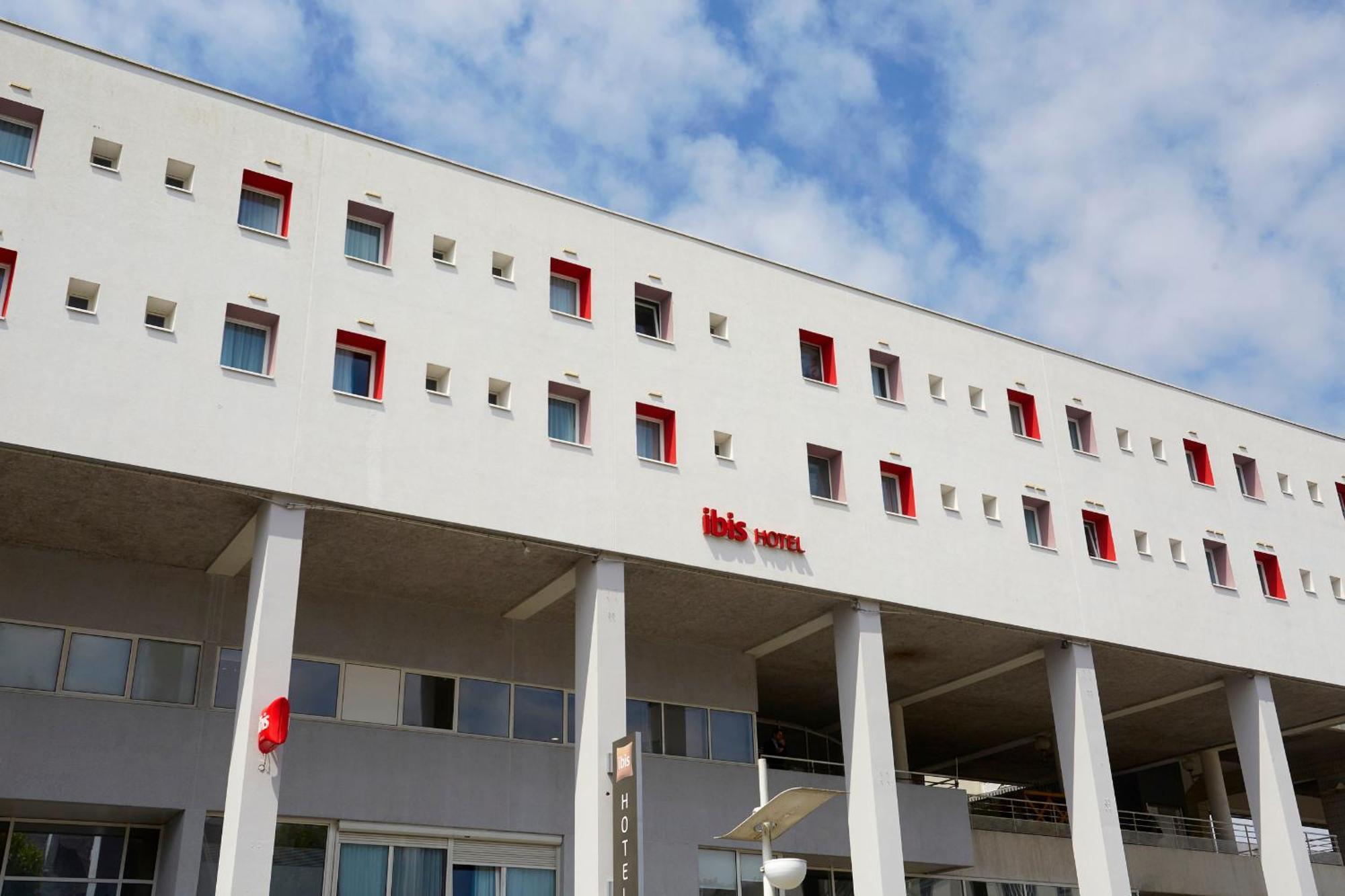 Отель Ibis Lorient Centre Gare Экстерьер фото