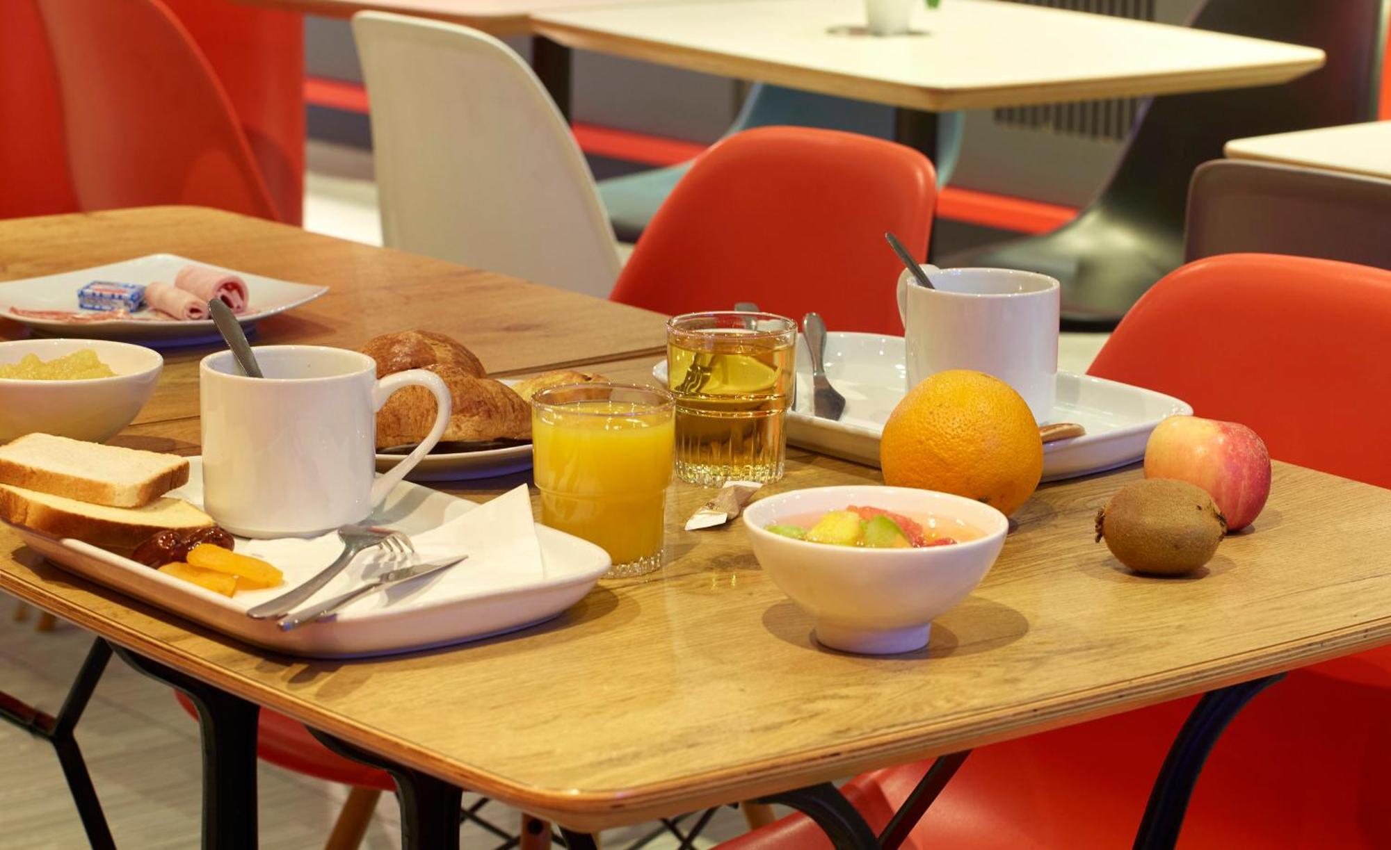 Отель Ibis Lorient Centre Gare Экстерьер фото