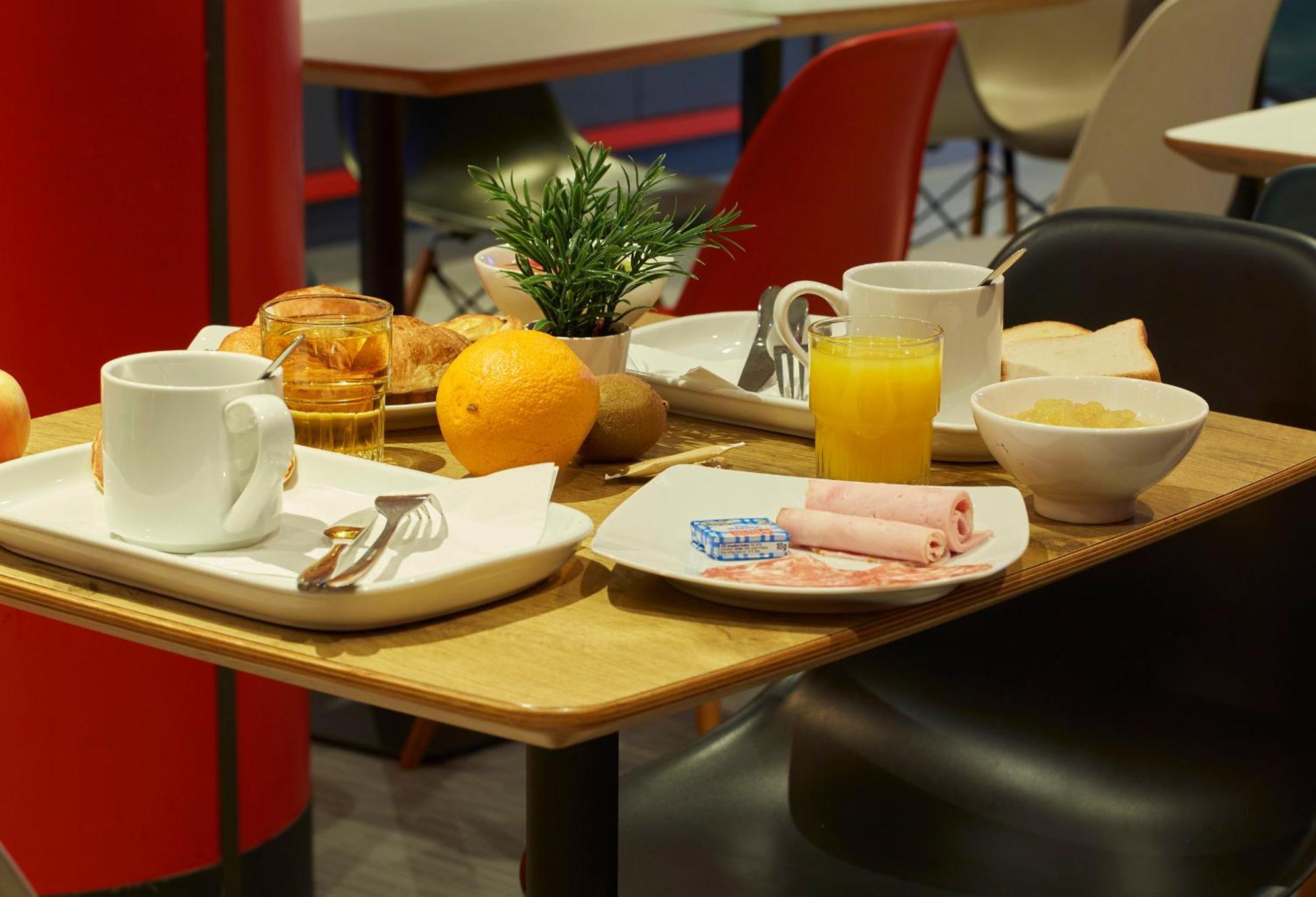 Отель Ibis Lorient Centre Gare Экстерьер фото