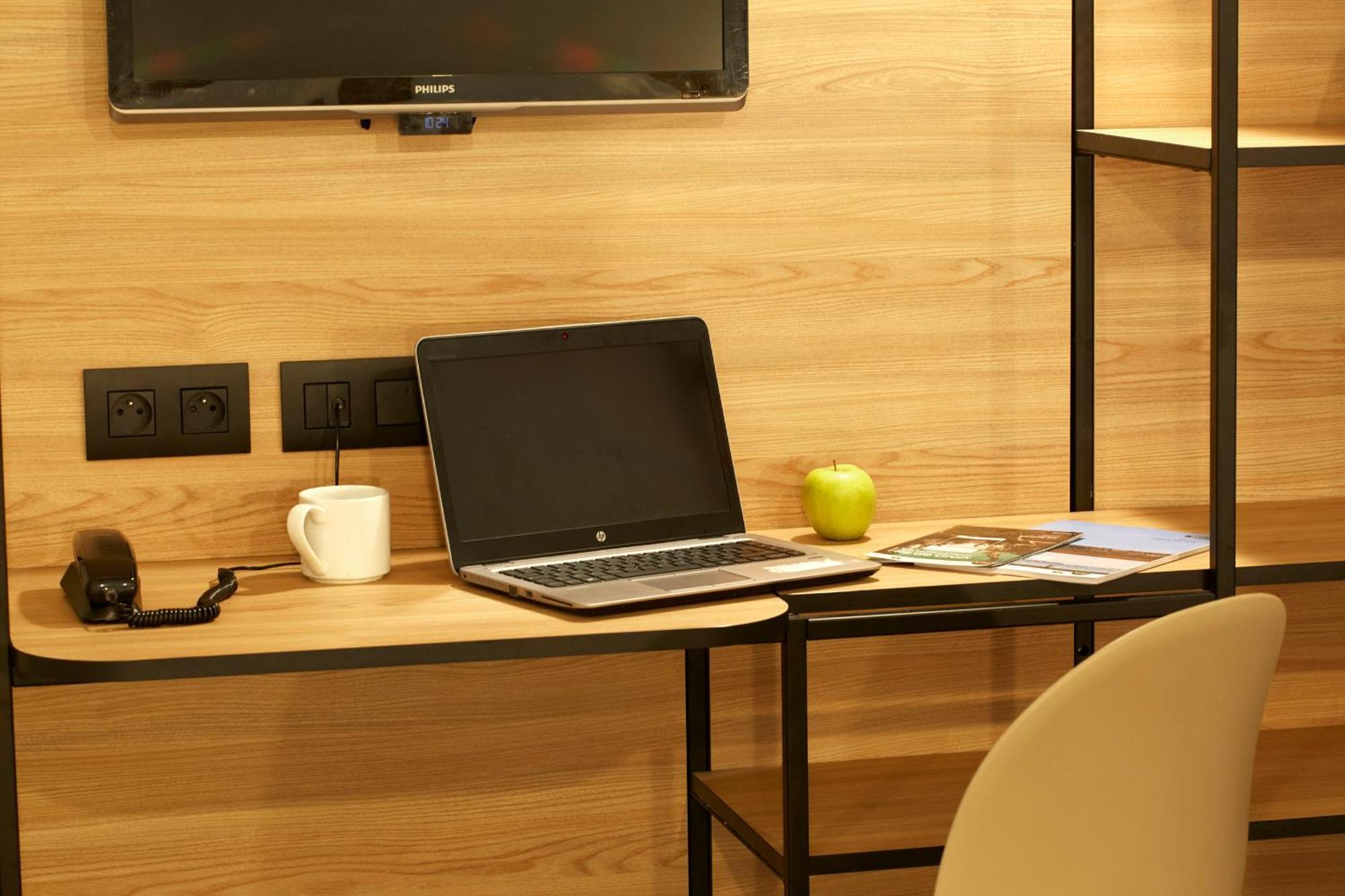 Отель Ibis Lorient Centre Gare Экстерьер фото