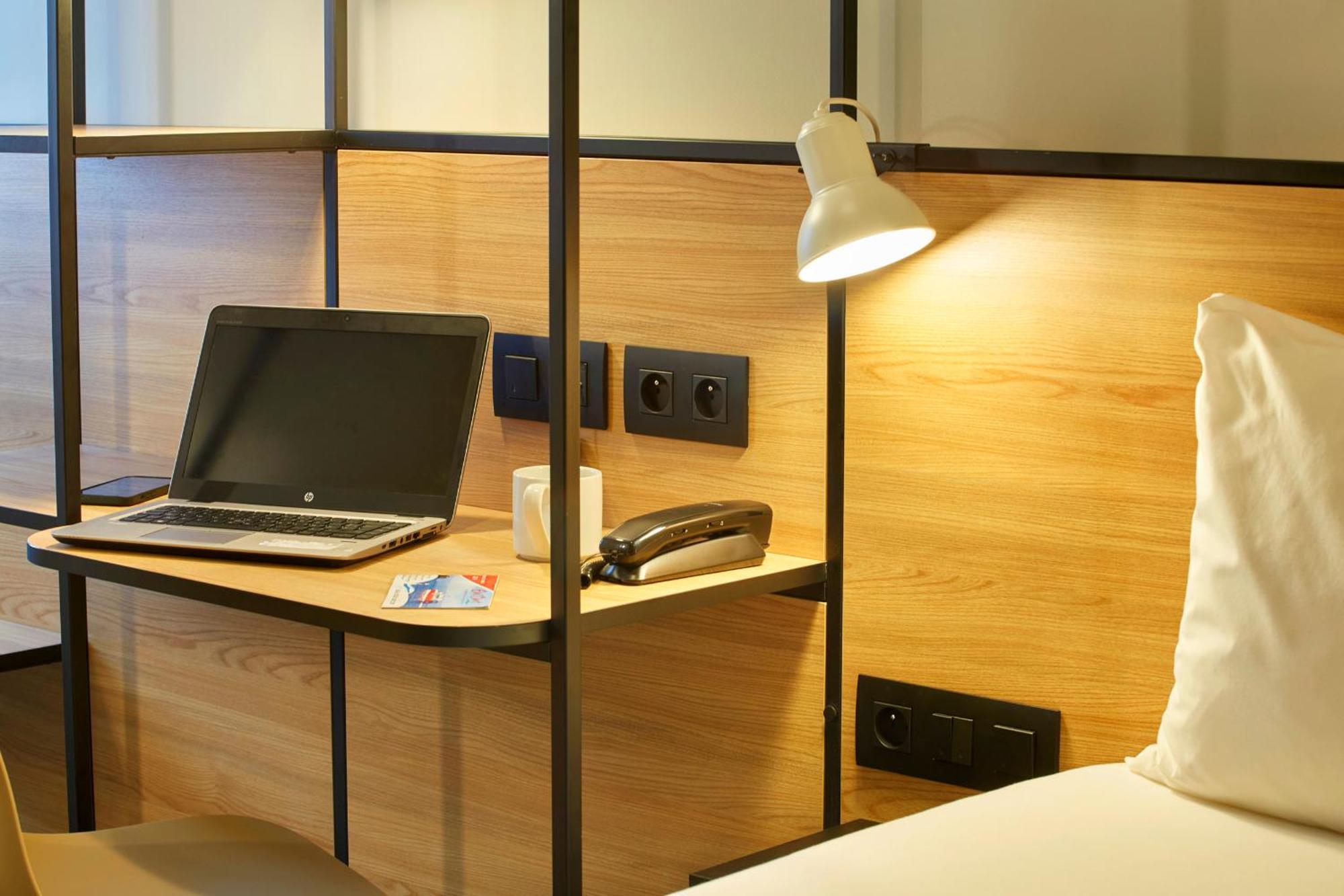Отель Ibis Lorient Centre Gare Экстерьер фото