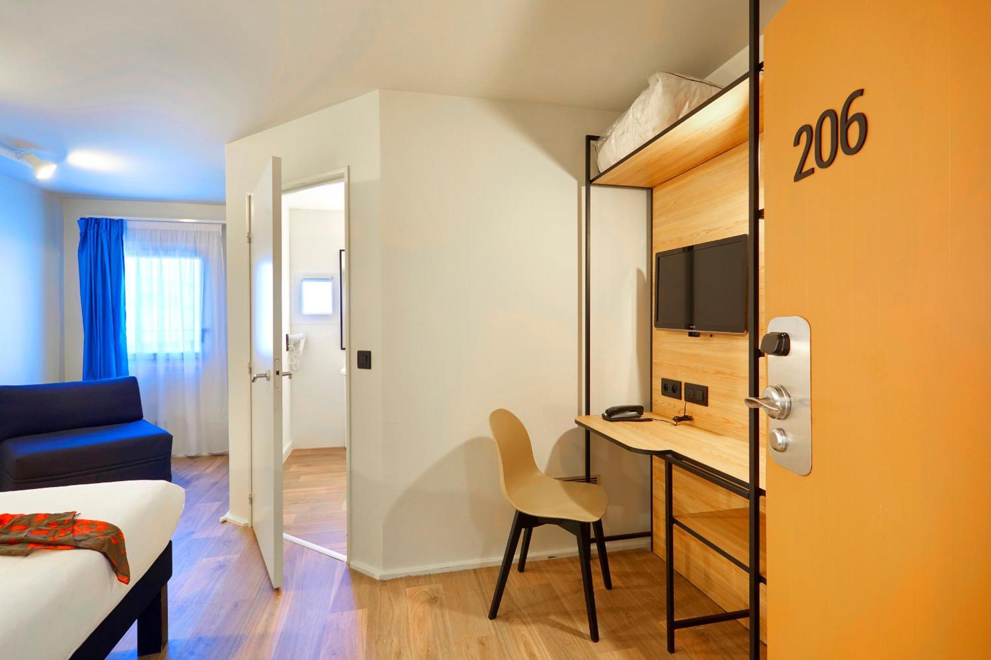 Отель Ibis Lorient Centre Gare Экстерьер фото