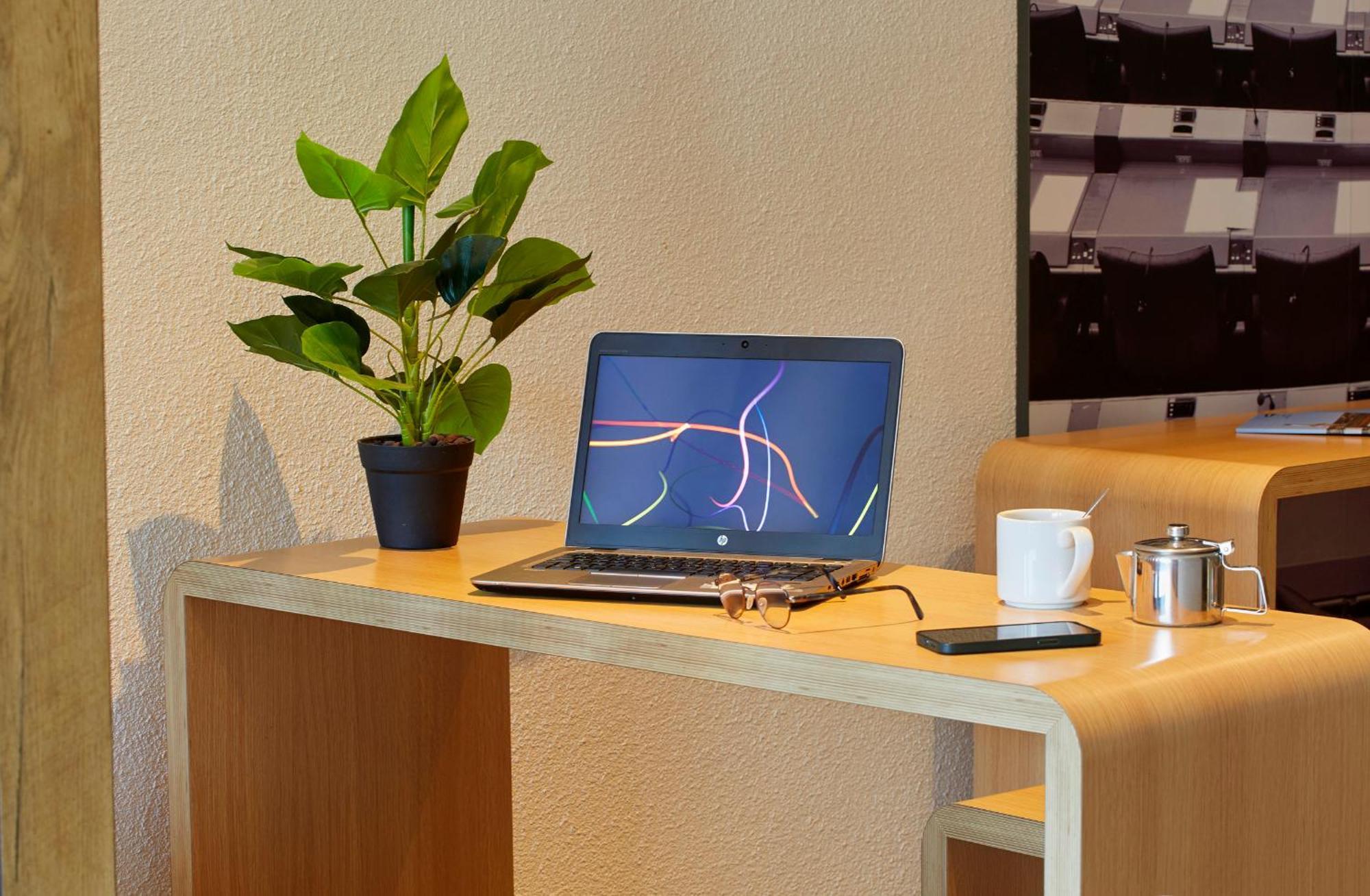Отель Ibis Lorient Centre Gare Экстерьер фото