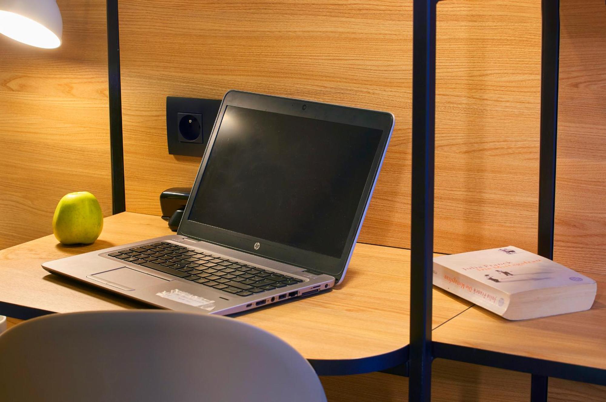 Отель Ibis Lorient Centre Gare Экстерьер фото