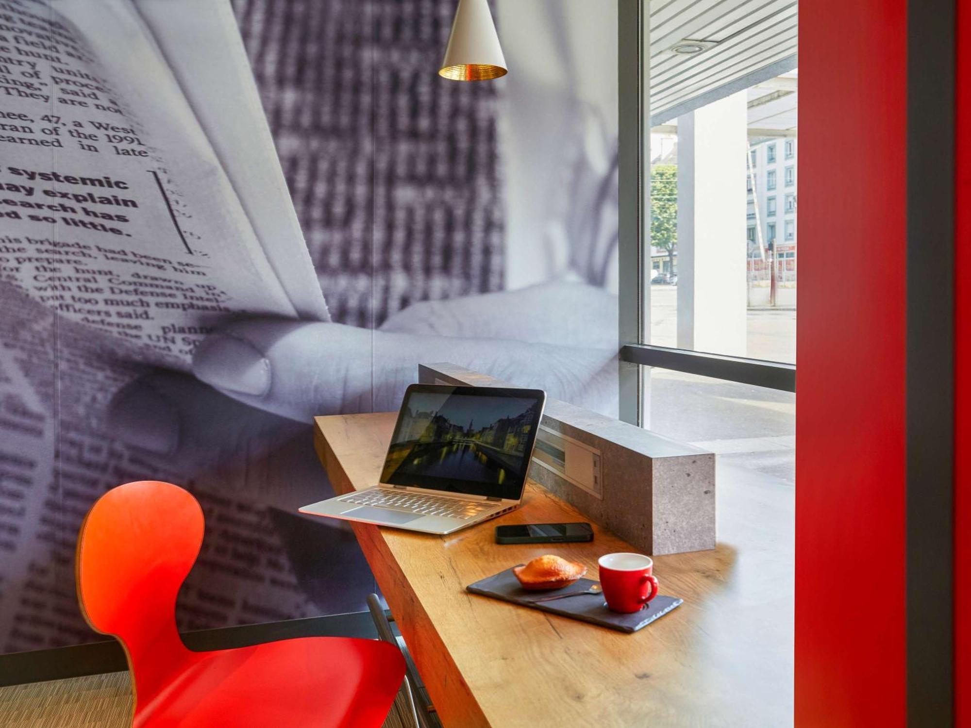 Отель Ibis Lorient Centre Gare Экстерьер фото