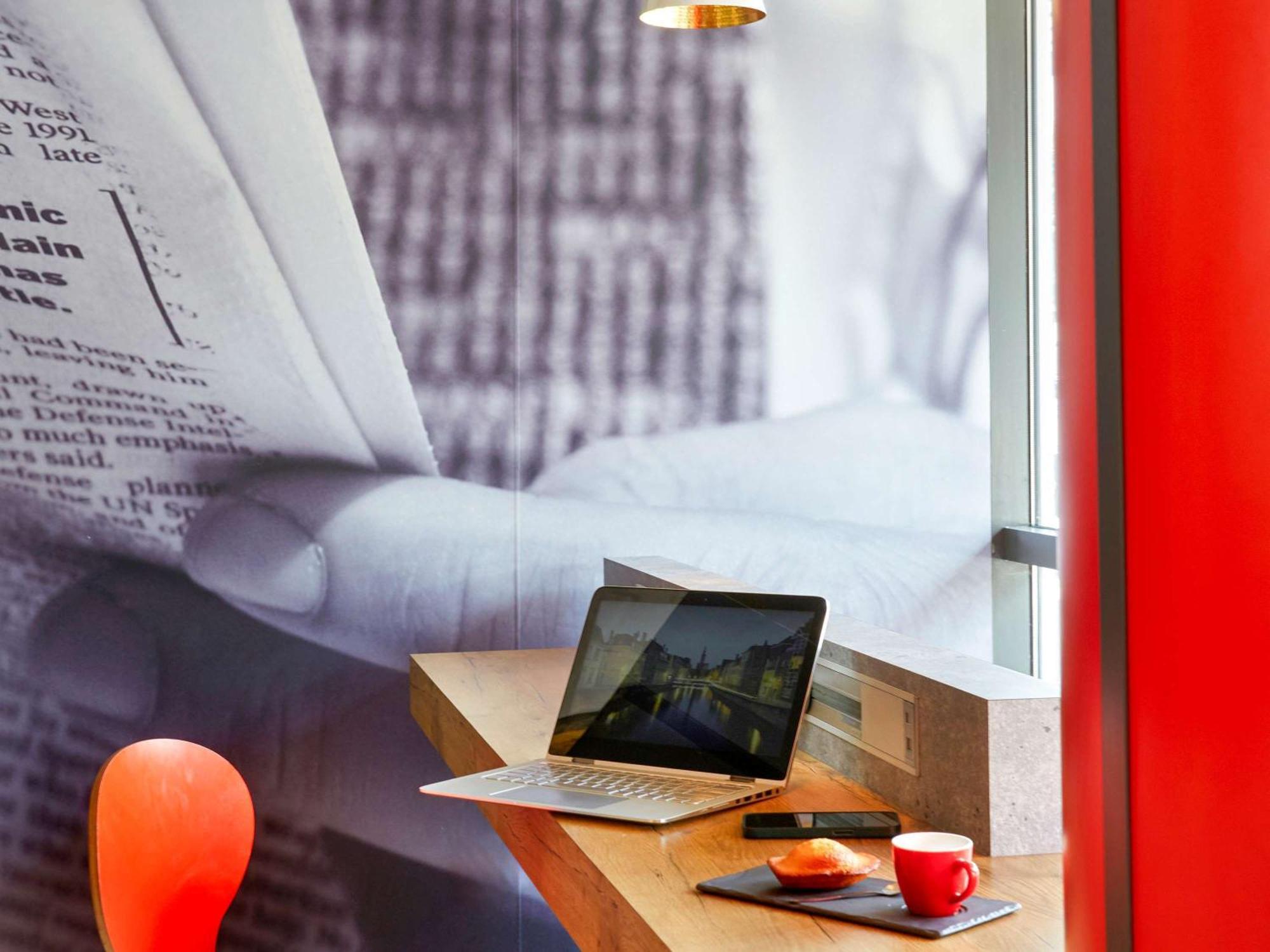 Отель Ibis Lorient Centre Gare Экстерьер фото