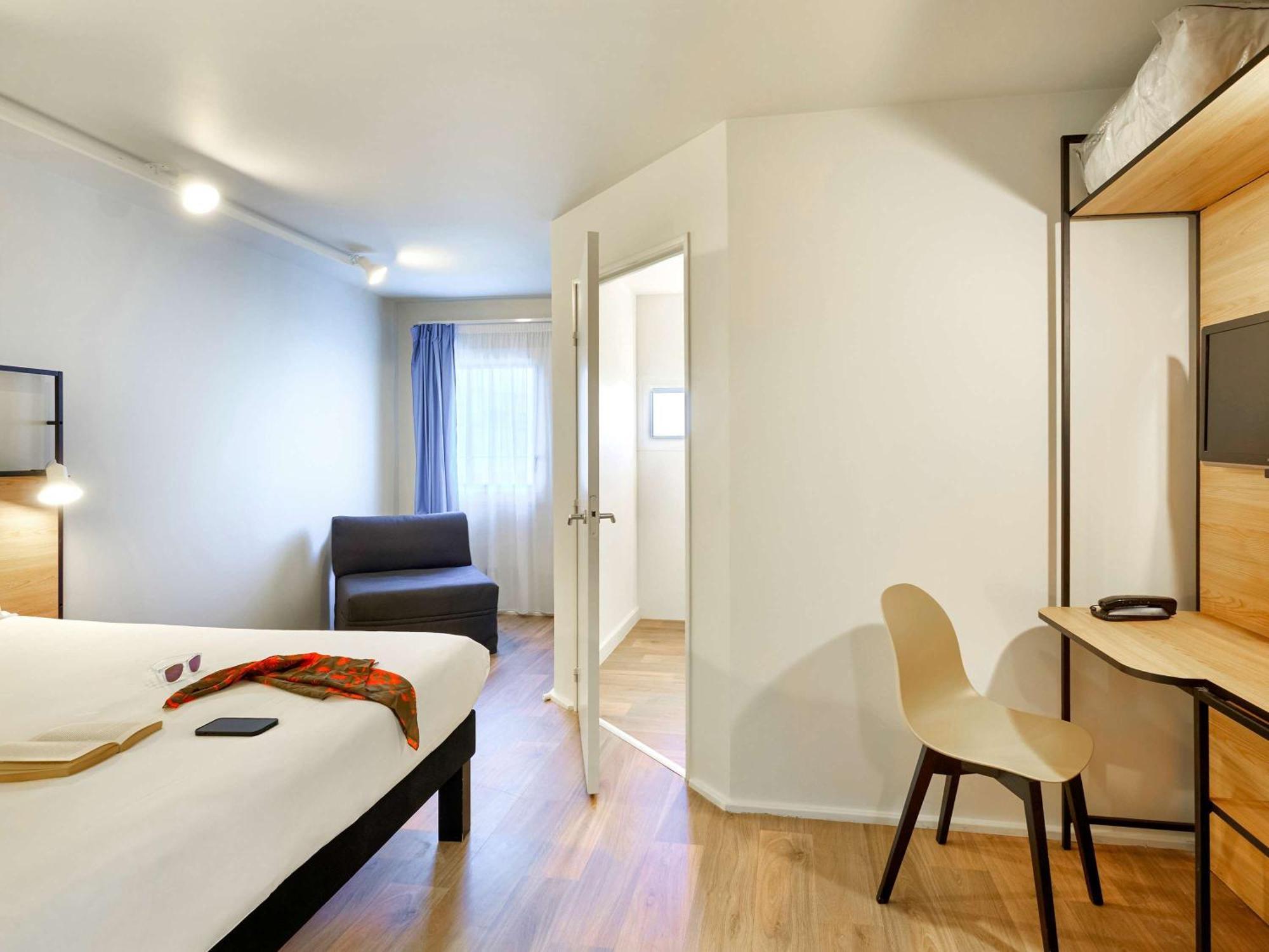 Отель Ibis Lorient Centre Gare Экстерьер фото