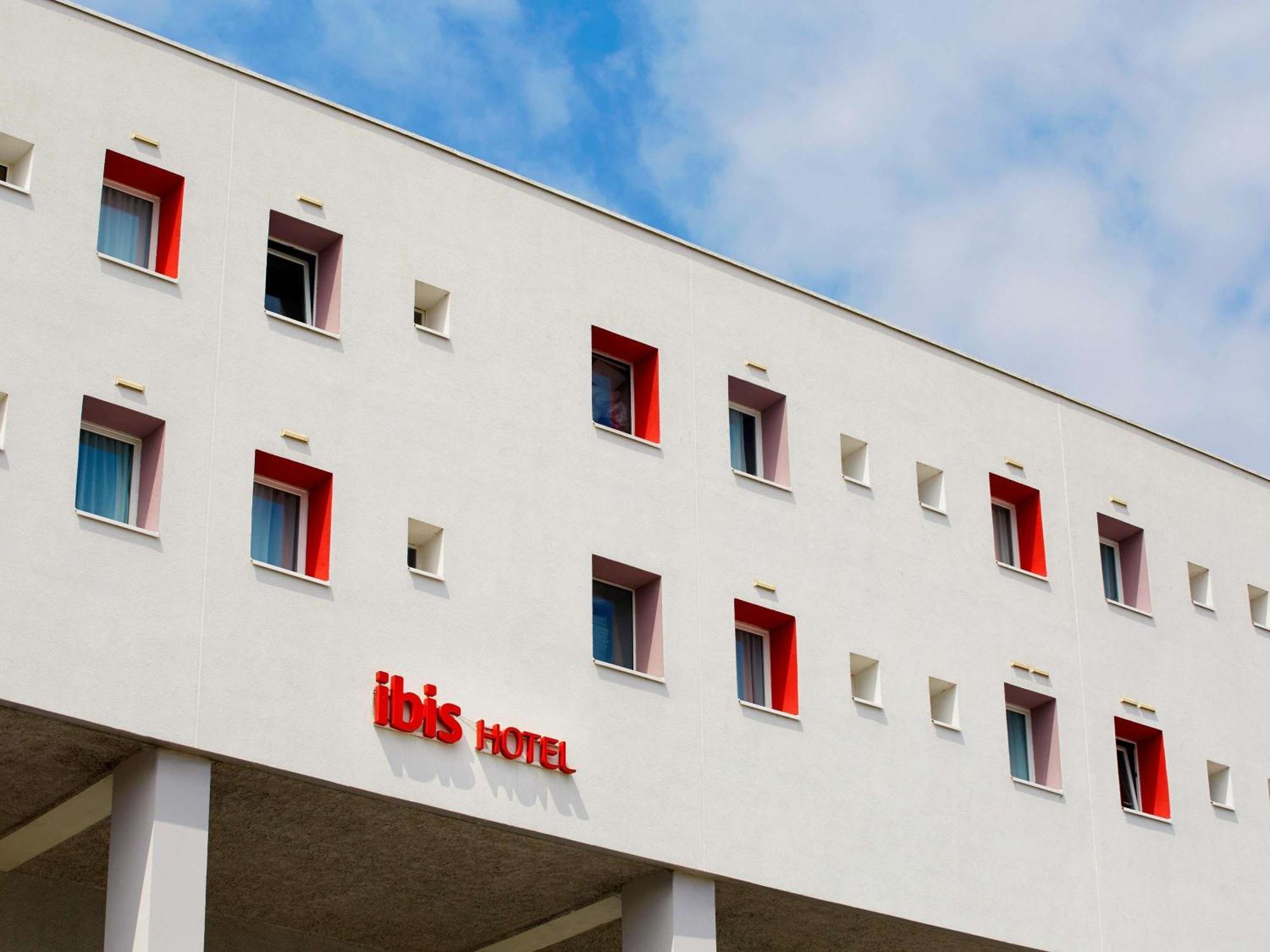 Отель Ibis Lorient Centre Gare Экстерьер фото